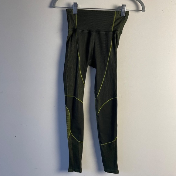 Sweaty Betty London Speedy Seamless 7/8 Running Leggings - Picture 4 of 10